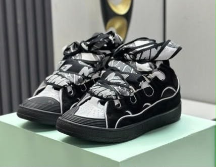 Chunky Low-Top Sneaker